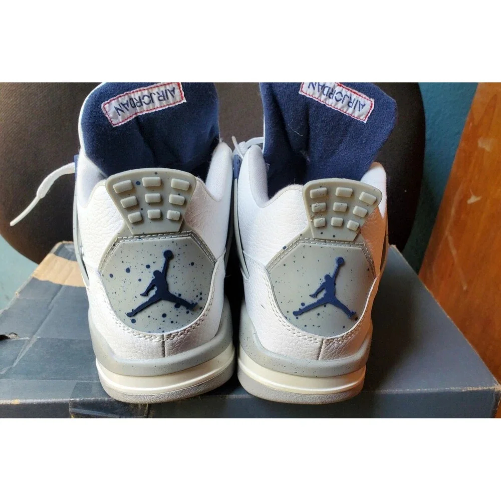 Jordan 4 Retro Midnight Navy. Size 10